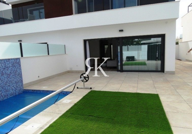 New Build - Semidetached - Pilar de la Horadada - pueblo