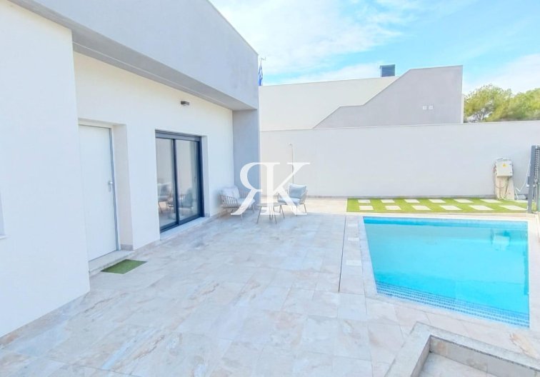 Neubau - villa - Pilar de la Horadada - Pinar de Campoverde