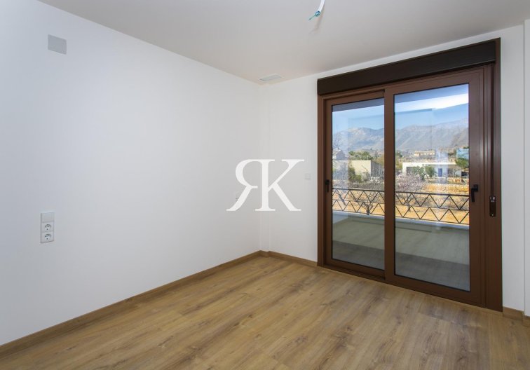 Neubau - Bungalow im obersten Stockwerk - Hondón de las Nieves - El Salero