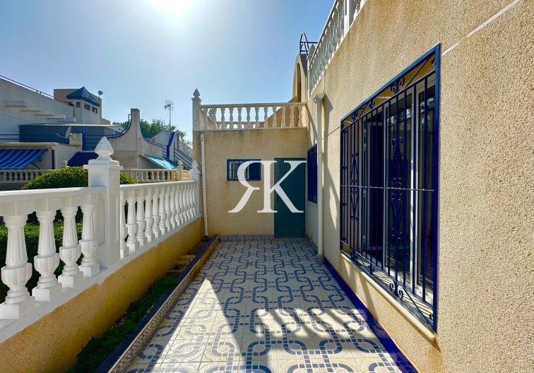 Wiederverkauf - town house - Torrevieja - Carrefour