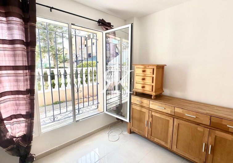 Wiederverkauf - town house - Torrevieja - Carrefour