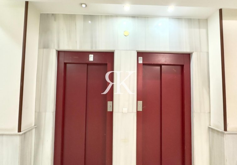 Wiederverkauf - Wohnung - Torrevieja - Centro