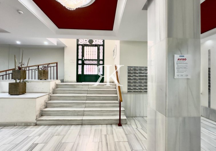 Wiederverkauf - Wohnung - Torrevieja - Centro