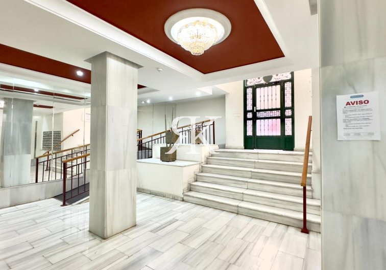 Wiederverkauf - Wohnung - Torrevieja - Centro