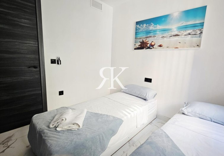 Resale - Apartment - Torrevieja - Acequion