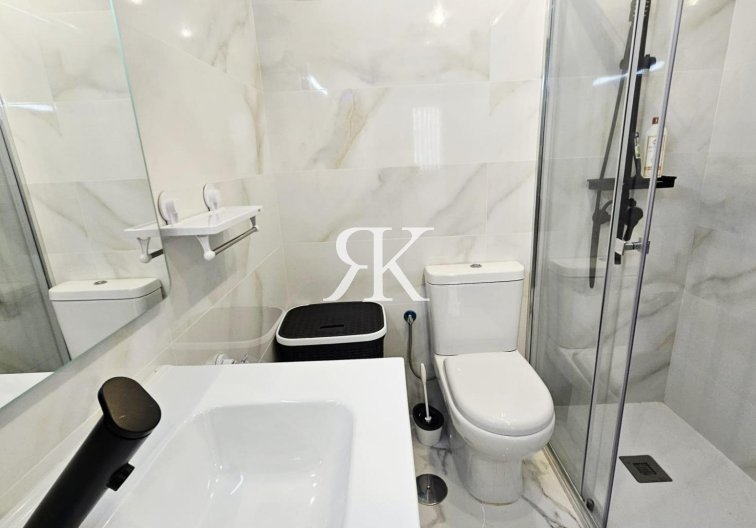 Resale - Apartment - Torrevieja - Acequion