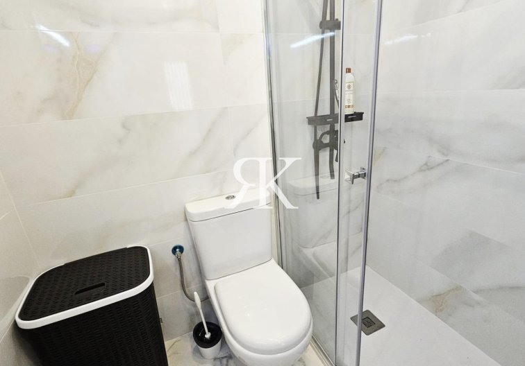 Resale - Apartment - Torrevieja - Acequion