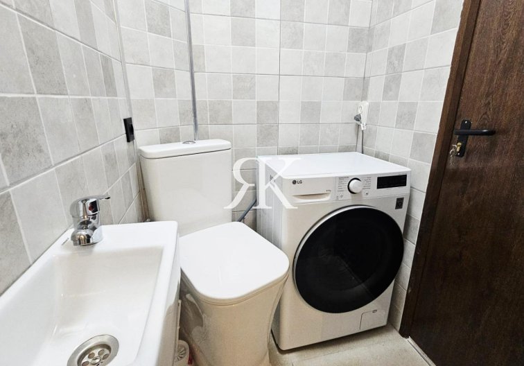 Resale - Apartment - Torrevieja - Acequion