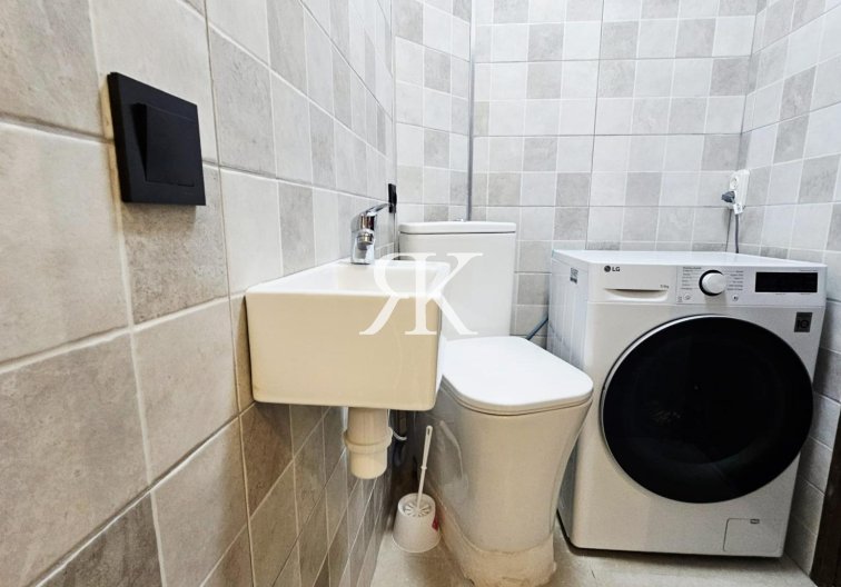 Resale - Apartment - Torrevieja - Acequion