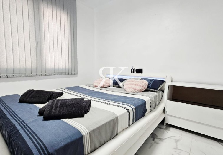 Resale - Apartment - Torrevieja - Acequion