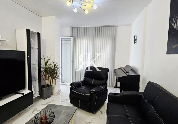 Resale - Apartment - Torrevieja - Acequion