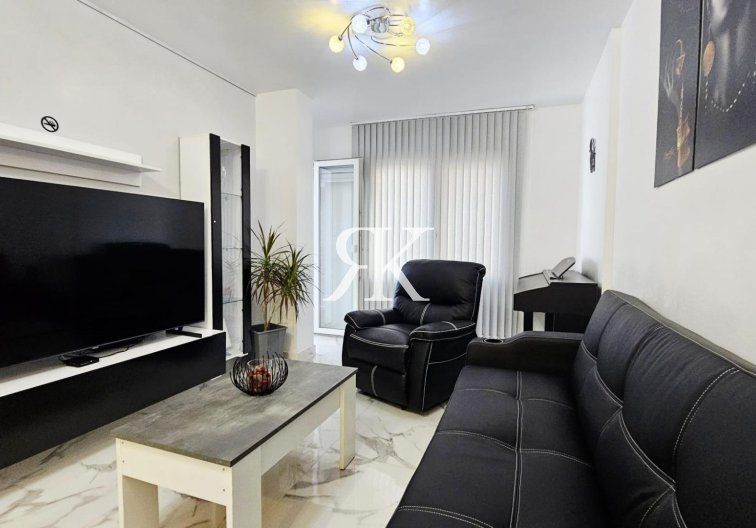 Resale - Apartment - Torrevieja - Acequion