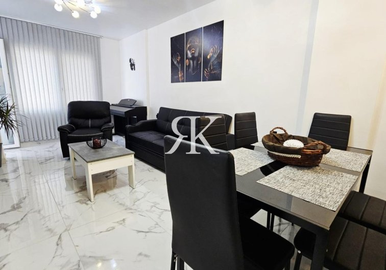 Resale - Apartment - Torrevieja - Acequion
