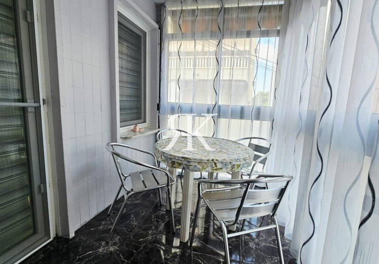 Resale - Apartment - Torrevieja - Acequion