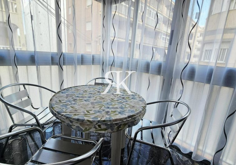 Resale - Apartment - Torrevieja - Acequion