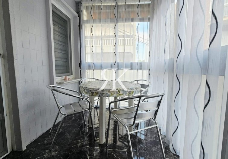 Resale - Apartment - Torrevieja - Acequion