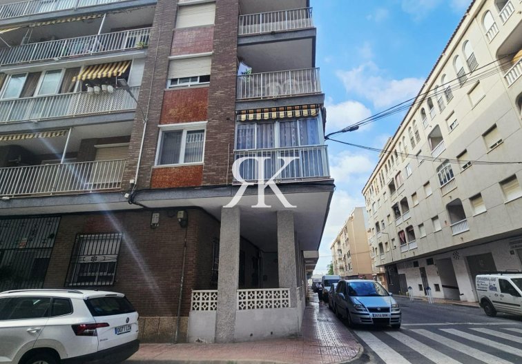 Resale - Apartment - Torrevieja - Acequion