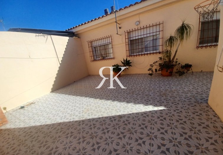 Revente - town house - Roldan - Inland