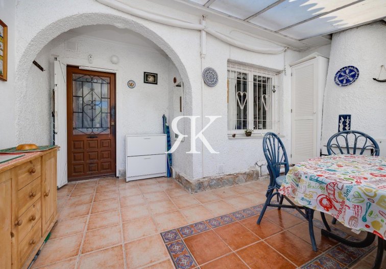 Revente - villa - Torrevieja - Calas Blanca