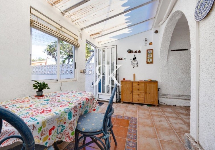 Revente - villa - Torrevieja - Calas Blanca