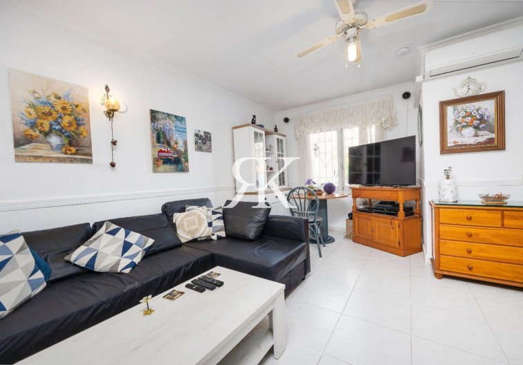 Revente - villa - Torrevieja - Calas Blanca