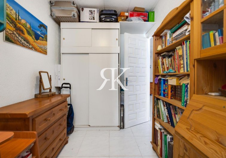 Revente - villa - Torrevieja - Calas Blanca