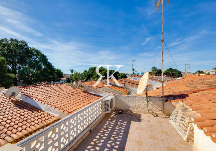 Revente - villa - Torrevieja - Calas Blanca