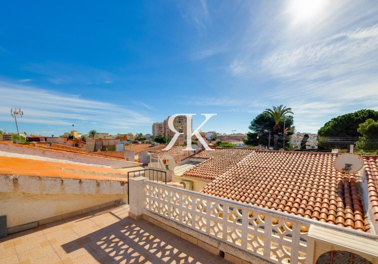 Revente - villa - Torrevieja - Calas Blanca