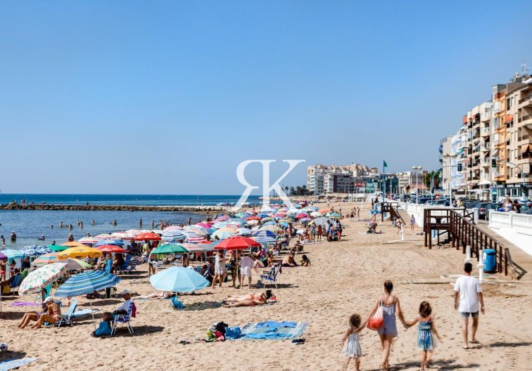 Revente - villa - Torrevieja - Calas Blanca