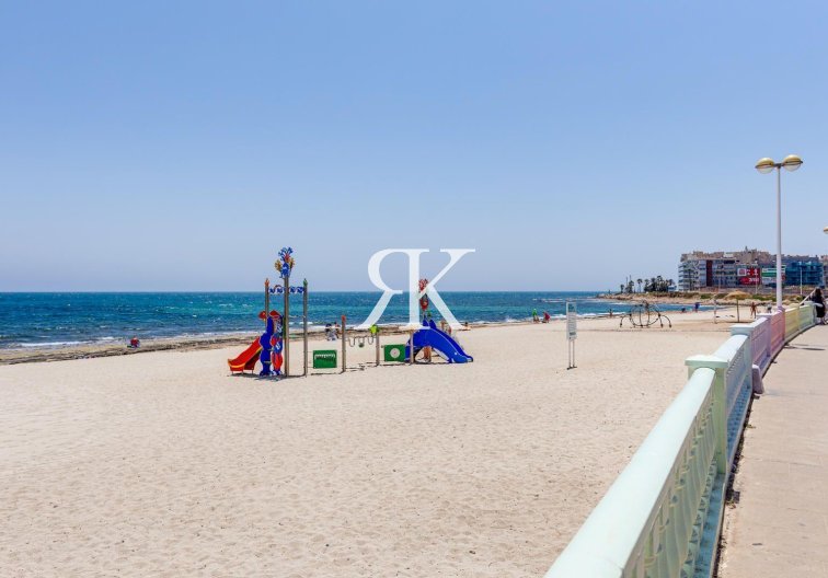 Revente - villa - Torrevieja - Calas Blanca