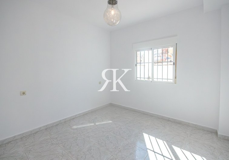 Herverkoop - villa - San Miguel de Salinas - Inland