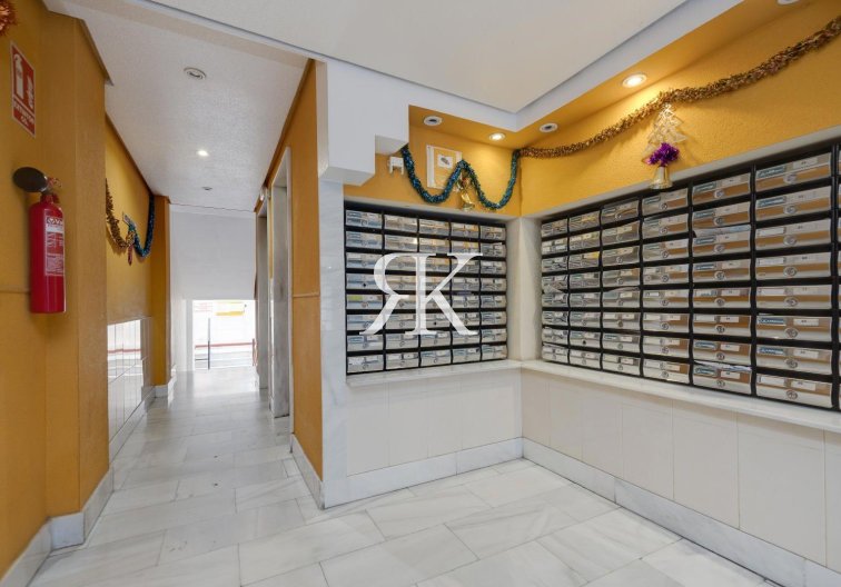 Herverkoop - Appartement - Torrevieja - Centro