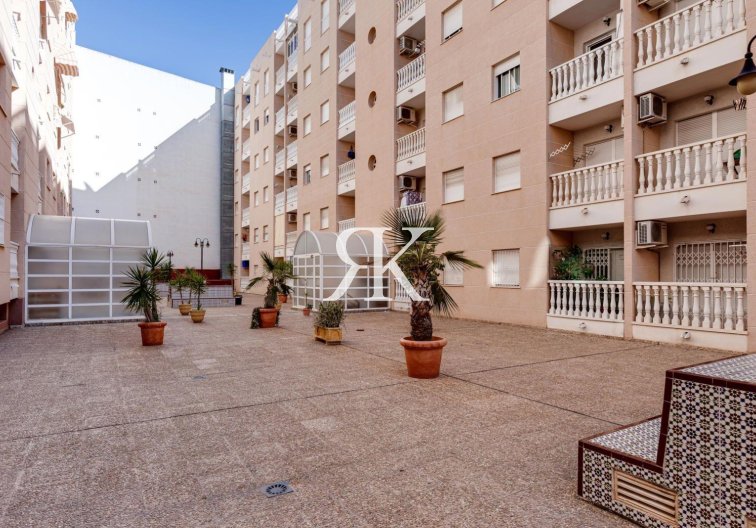 Herverkoop - Appartement - Torrevieja - Centro
