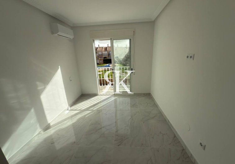 Wiederverkauf - town house - Torrevieja - Aguas Nuevas