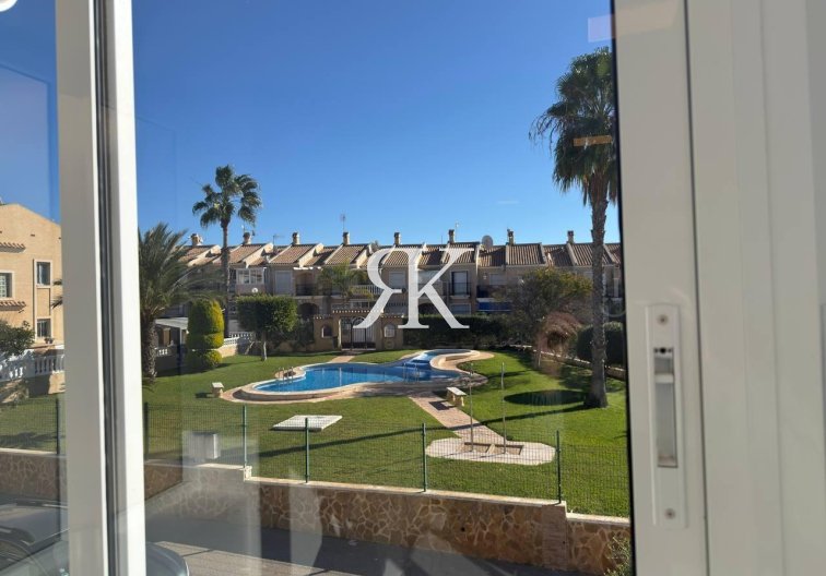 Wiederverkauf - town house - Torrevieja - Aguas Nuevas