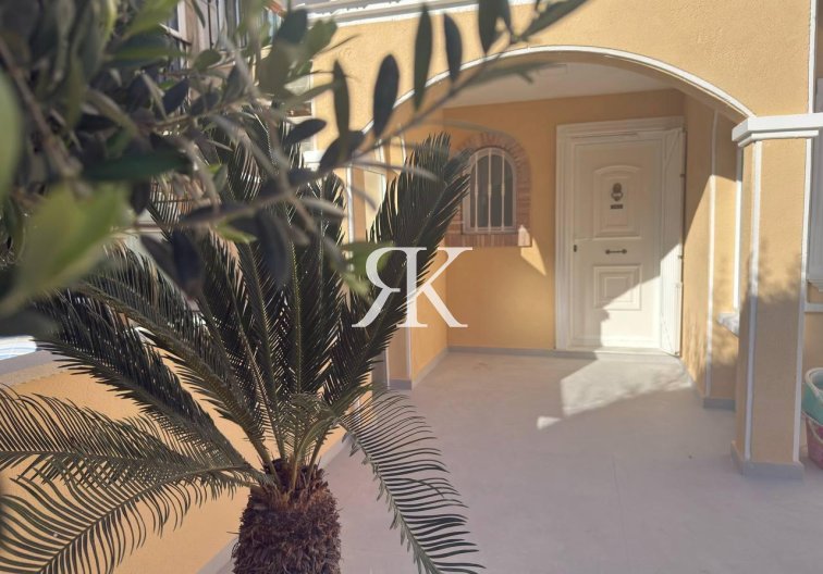 Wiederverkauf - town house - Torrevieja - Aguas Nuevas