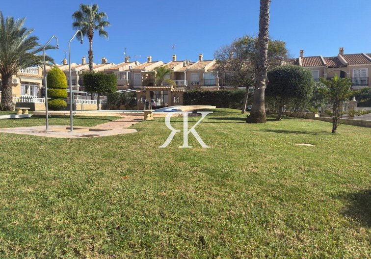 Wiederverkauf - town house - Torrevieja - Aguas Nuevas