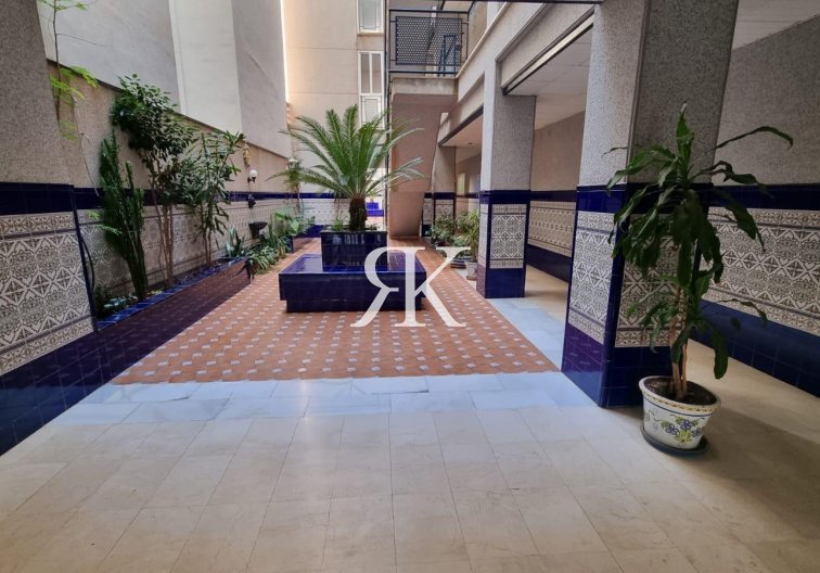 Herverkoop - Appartement - Torrevieja - Playa del Cura