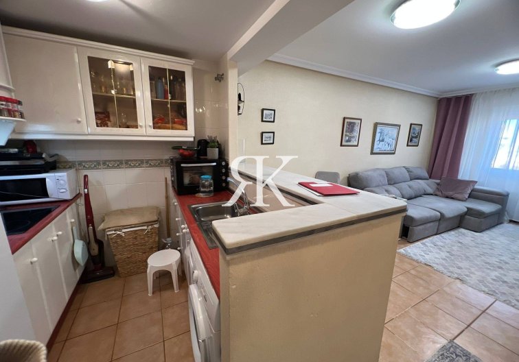 Resale - Apartment - Torrevieja - Aguas Nuevas