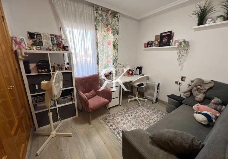 Resale - Apartment - Torrevieja - Aguas Nuevas