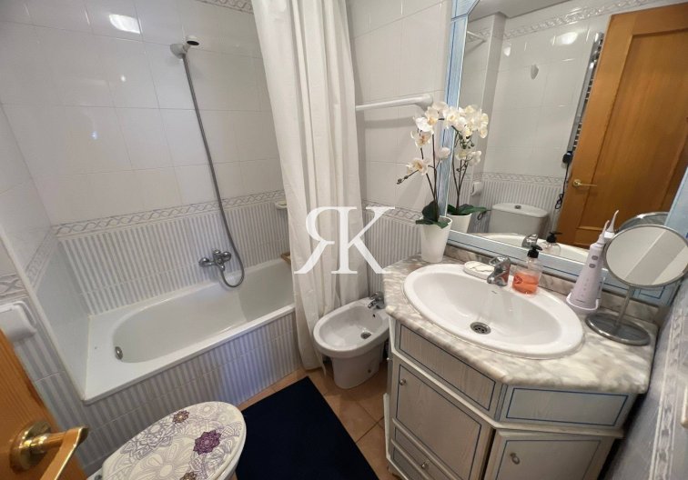 Resale - Apartment - Torrevieja - Aguas Nuevas