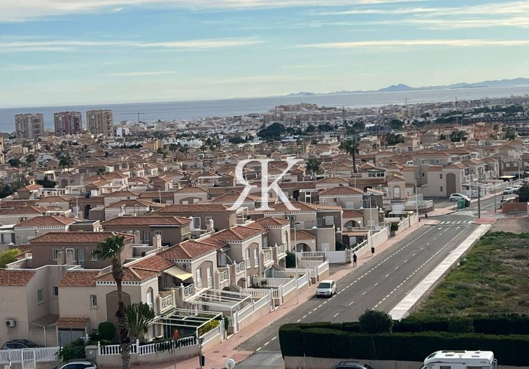 Resale - Apartment - Torrevieja - Aguas Nuevas