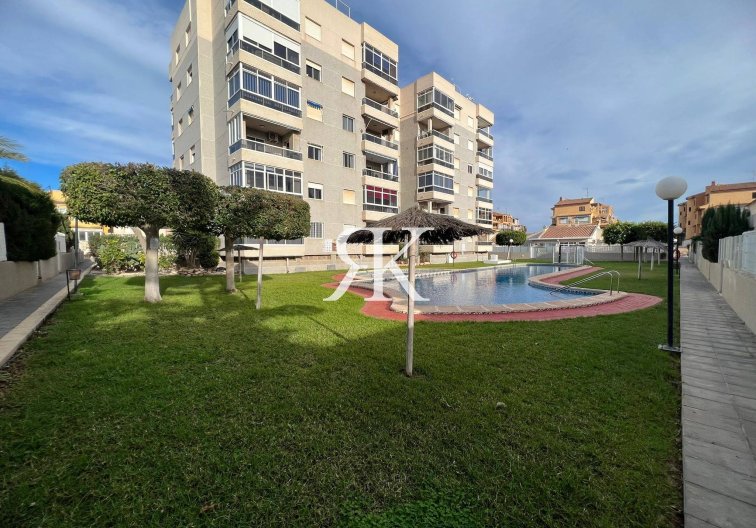 Resale - Apartment - Torrevieja - Aguas Nuevas