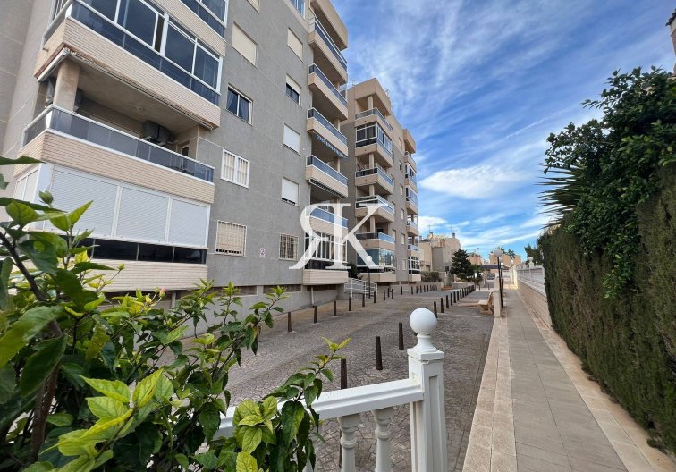 Resale - Apartment - Torrevieja - Aguas Nuevas