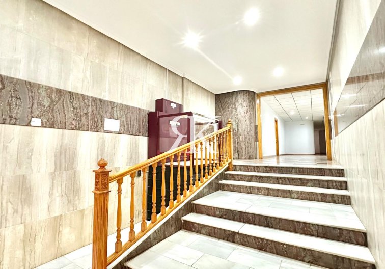 Herverkoop - Appartement - Torrevieja - Centro