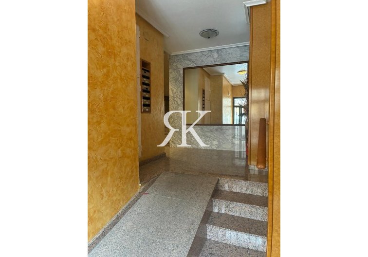 Herverkoop - Appartement - Almoradí - Centro