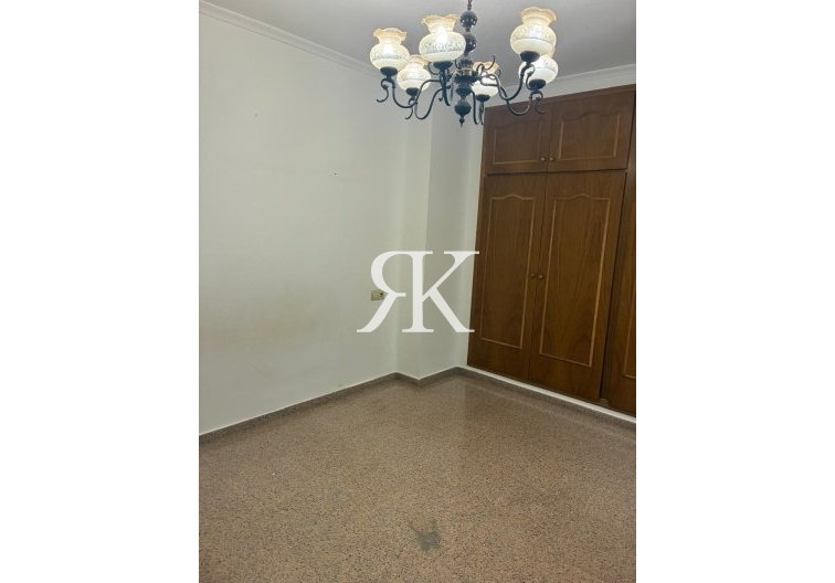 Herverkoop - Appartement - Almoradí - Centro