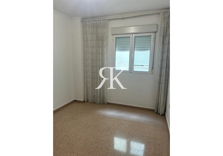 Herverkoop - Appartement - Almoradí - Centro