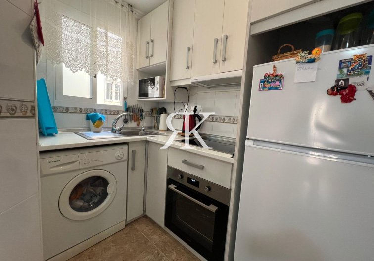 Resale - Apartment - Torrevieja - Playa de los Locos