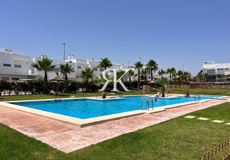 Segunda mano - Apartamento  - Vistabella Golf Entre Naranjos - Inland